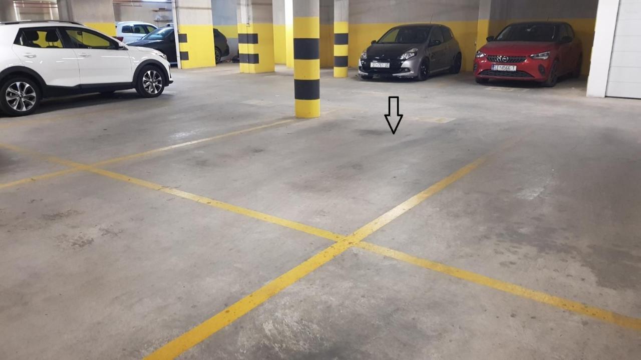 Verdi With Free Private Parking Space * Split
